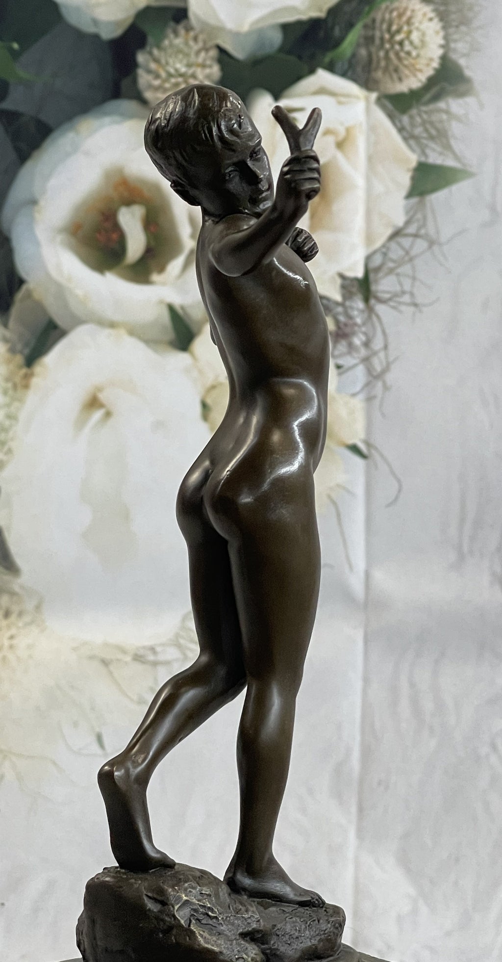 Vintage 100% Solid Bronze Boy Hot Cast Statue Art