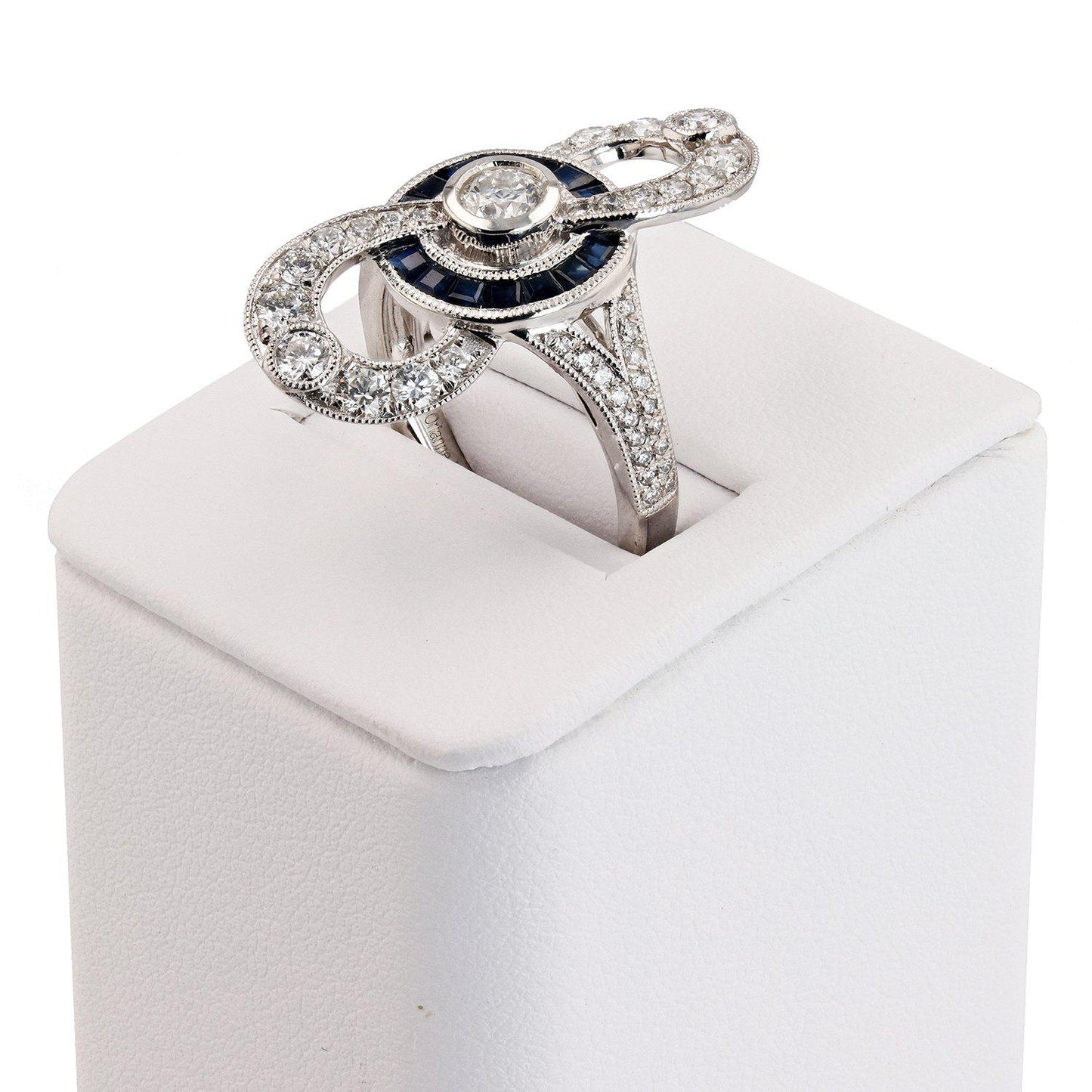 0.29ct Diamond and 0.88ctw Blue Sapphire Platinum Ring (1.17ctw Diamonds)
