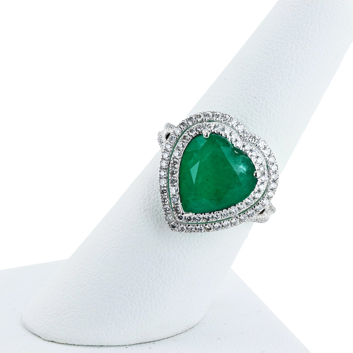 4.19ct Heart Shaped Emerald and 0.76ctw Diamond Platinum Ring (GIA CERTIFIED)