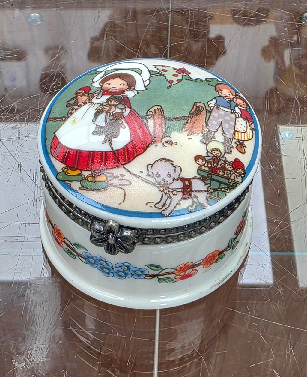 Vintage Enesco 1996 “Memories of Yesterday" Hinged Trinket Box 10th Anniversary