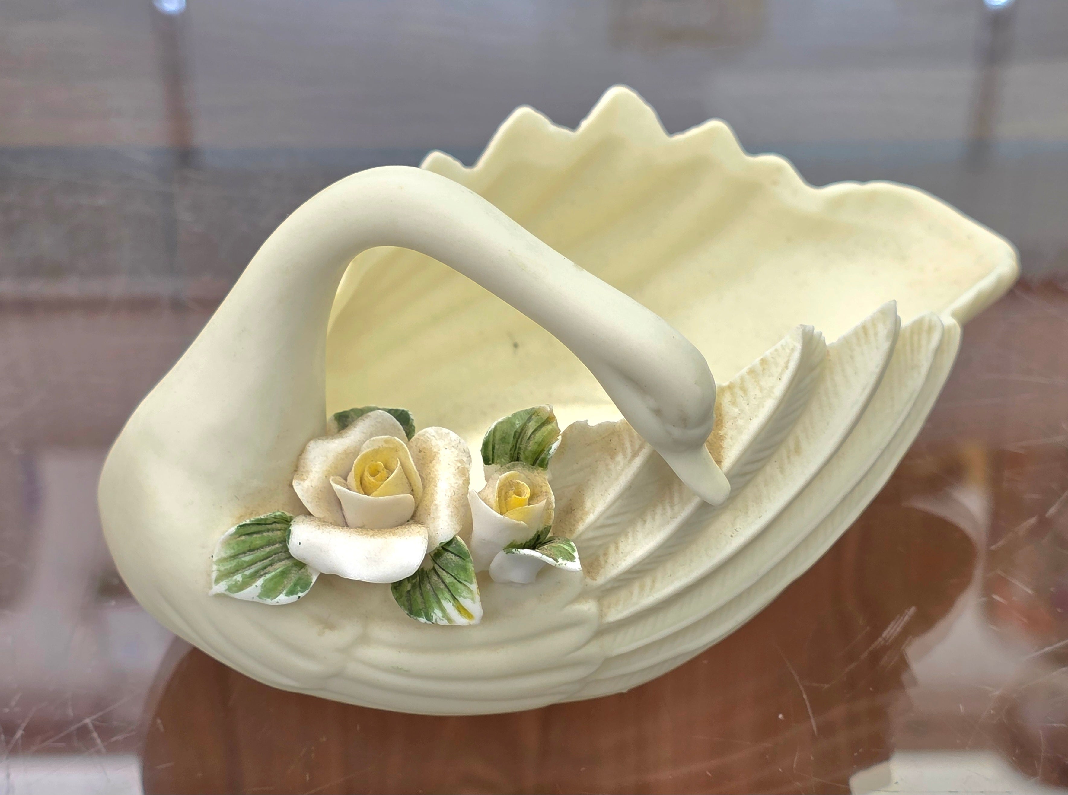 Vintage Cornerstone Creations Porcelain Designed White Swan Dish 3.25" x 6" x 3.50"