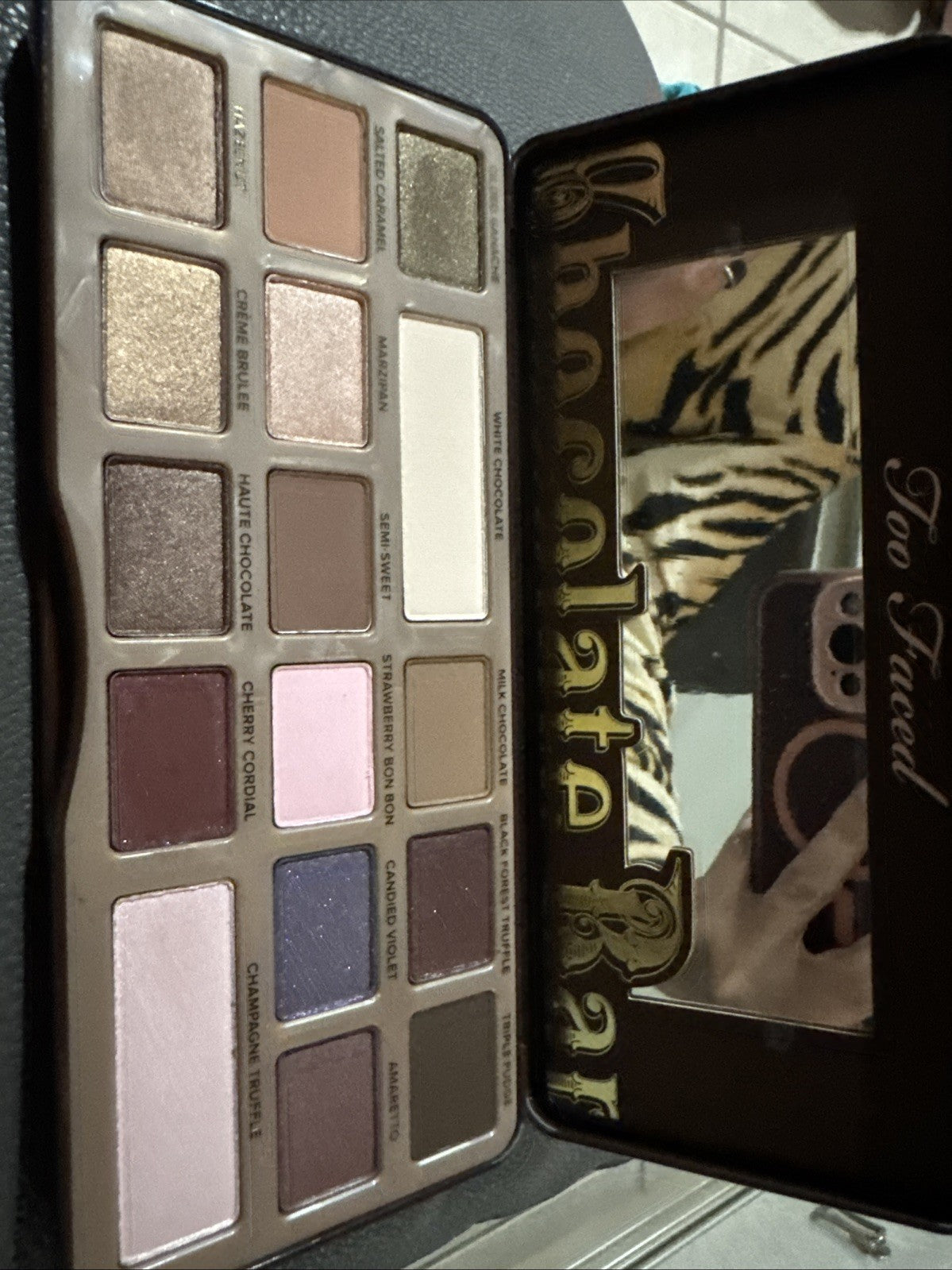 Too Faced Chocolate Bar Eye Shadow Palette - 16 Colors
