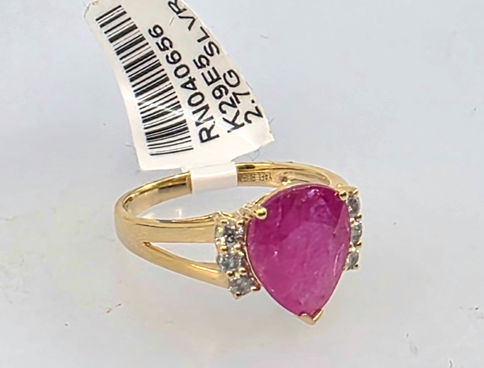 GGA 3.3 ct Ruby and Diamond Silver Ring