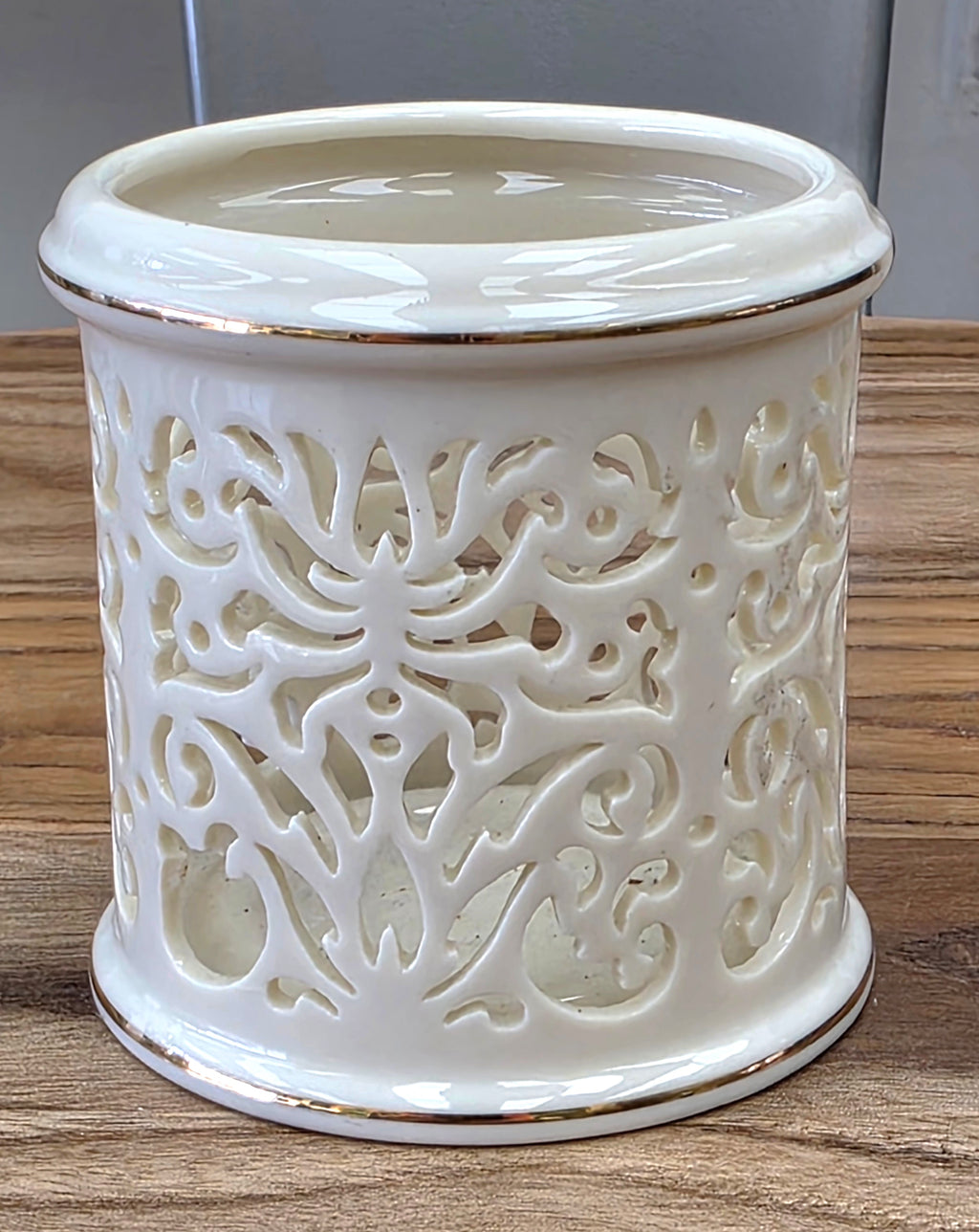 Lenox Filigree Cut 24K Gold Trim Tea Light Votive Candle Holder 2.75" Tall