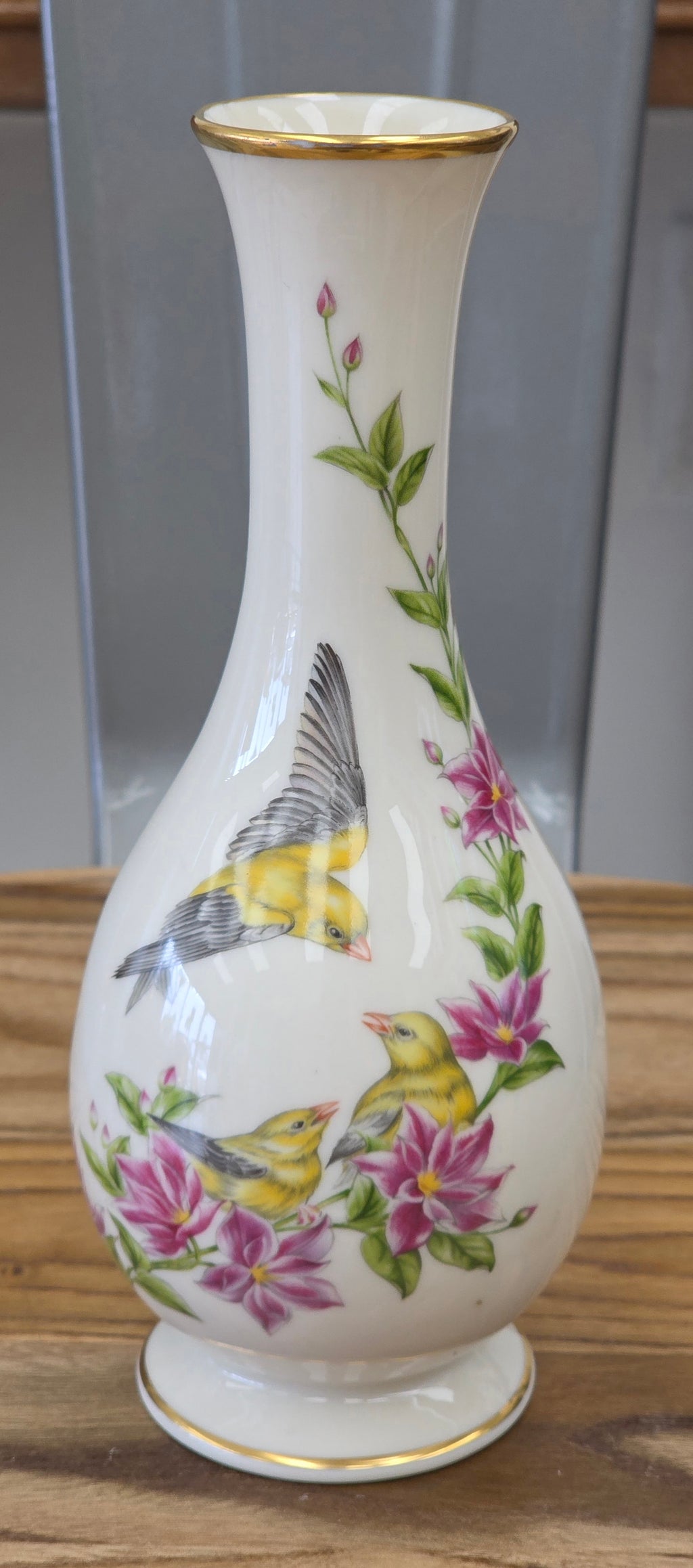 LENOX Fine China Vase Limited Mpther's Day 1985 Birds Flowers