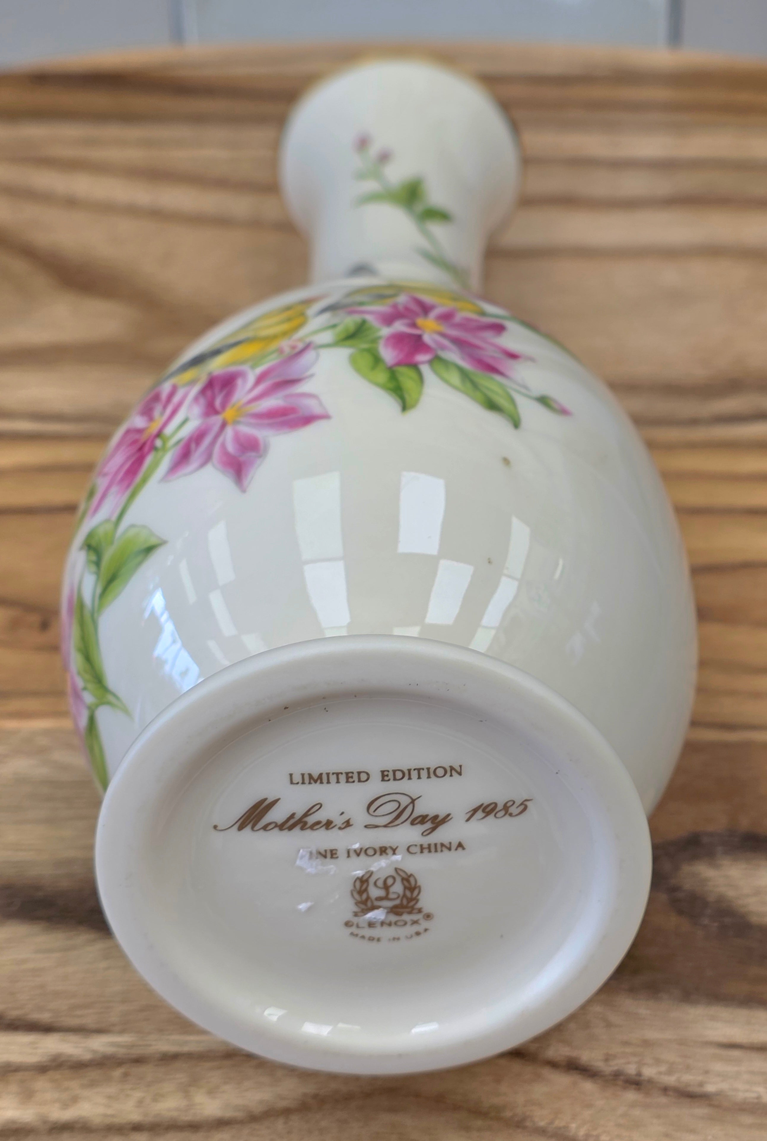 LENOX Fine China Vase Limited Mpther's Day 1985 Birds Flowers