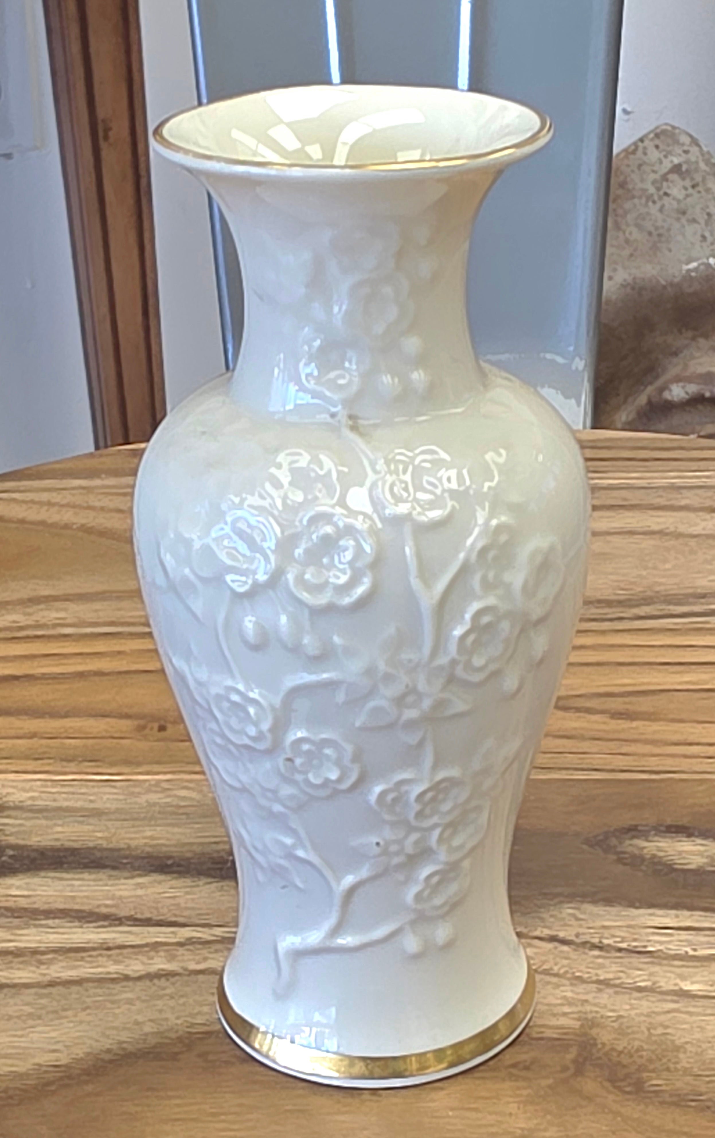 6" Vase
Ming Blossom Collection
by Lenox