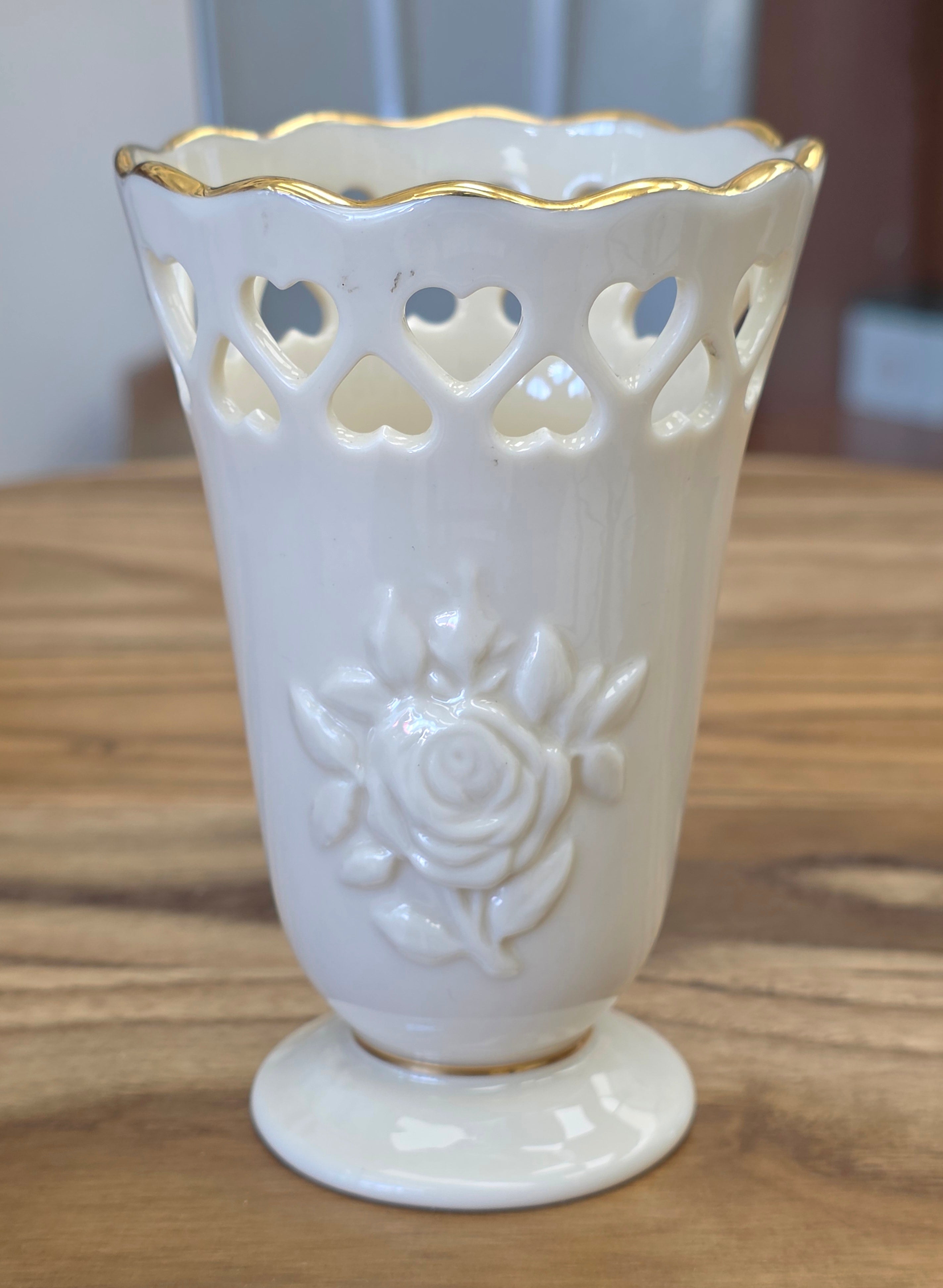 4" Vase
Rosebud Collection
by Lenox