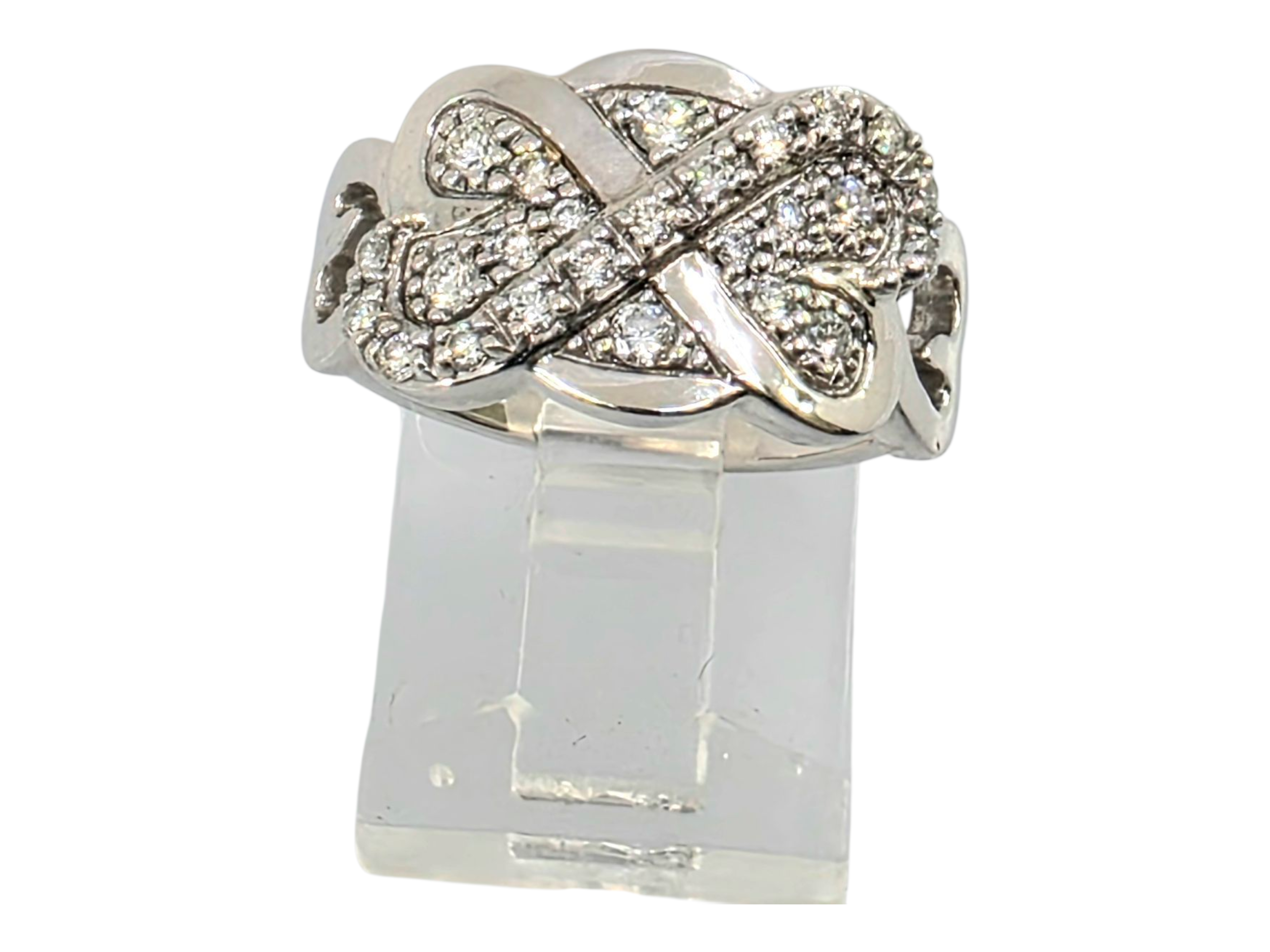 EMWA 14K WHITE GOLD DIAMOND RING